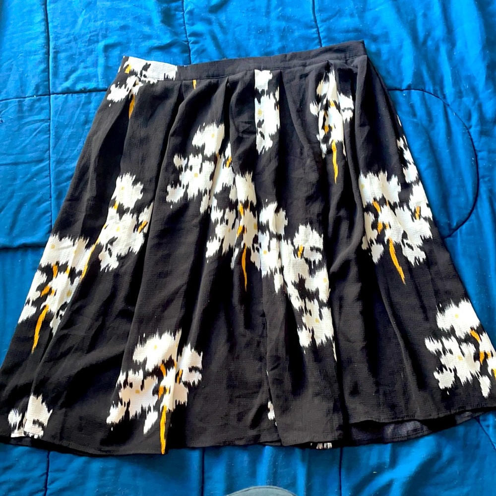 SHEIN black midi skirt with white flowers 0XL